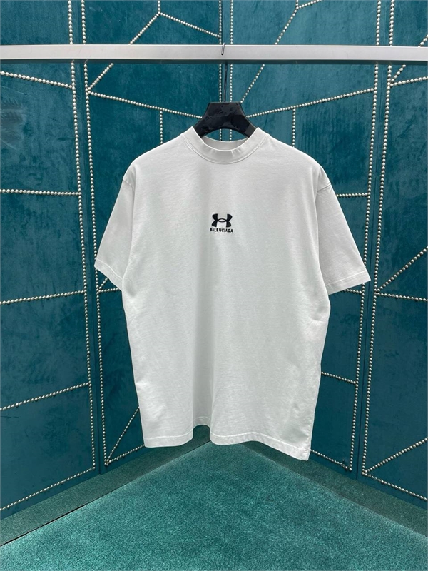 Футболка BALENCIAGA 132343 - фото 220051