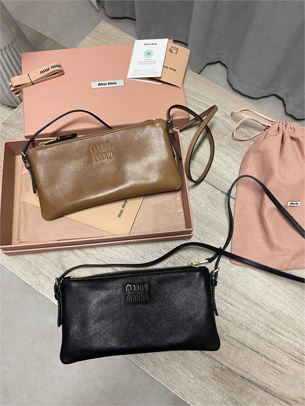 Клатч MIUMIU 133252 - фото 225532