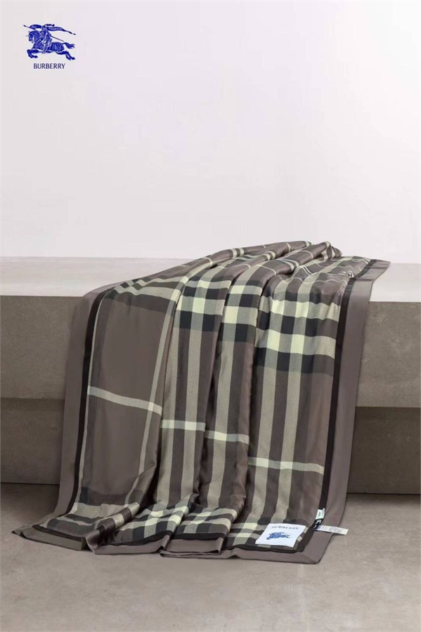 Одеяло Burberry 200/230 136913 - фото 246452