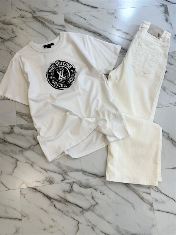 Футболка LOUIS VUITTON 149421 - фото 310832