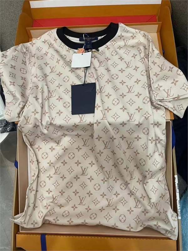 Футболка LOUIS VUITTON 150764 - фото 318282