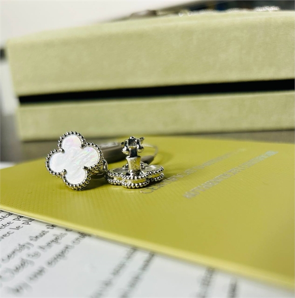 Серьги Van Cleef 153284 - фото 331245