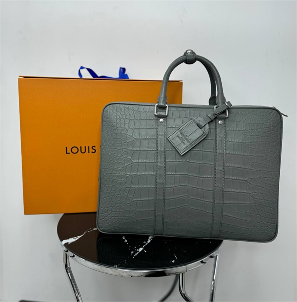 Портфель LV из кожи крокодила 154316 - фото 336813