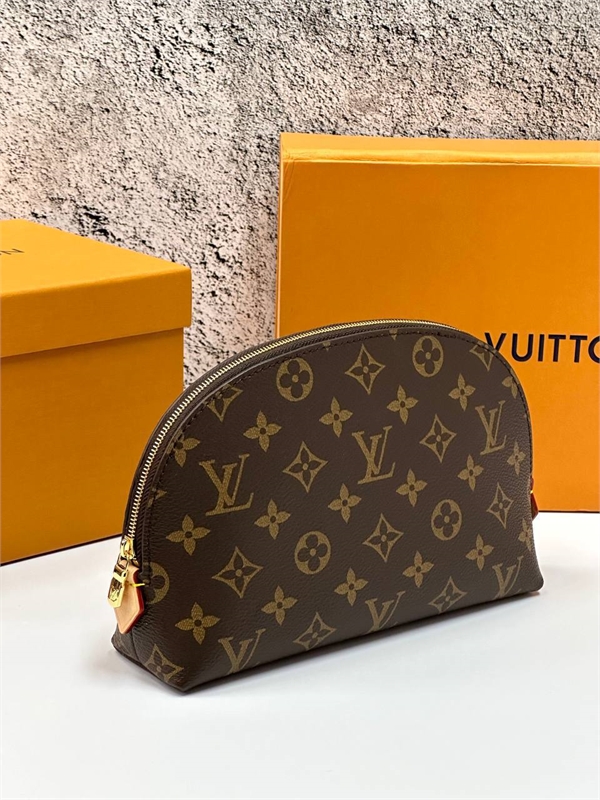 Косметичка LOUIS VUITTON 154438 - фото 337588