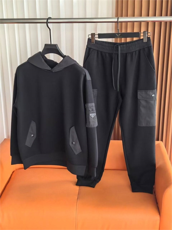 Прогулочный костюм PRADA 155298 - фото 342856