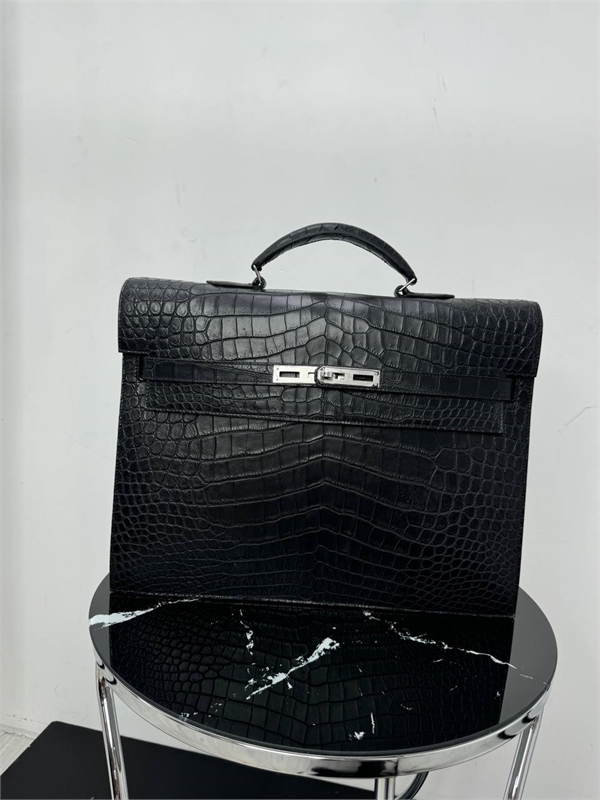 Портфель HERMES из кожи крокодила 155376 - фото 343359