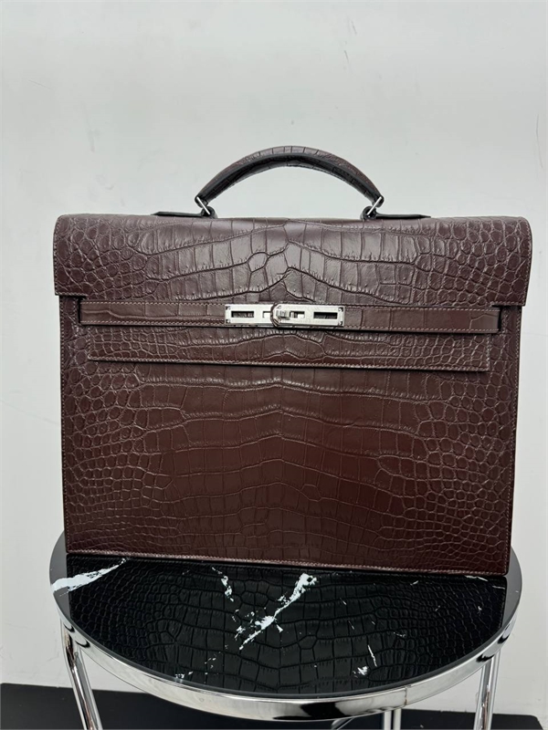 Портфель HERMES из кожи крокодила 155379 - фото 343381