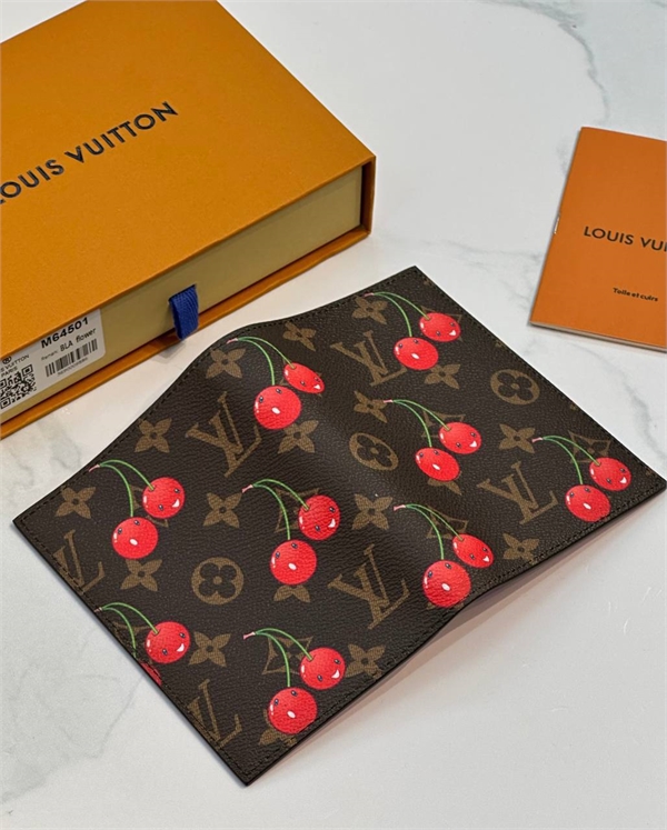 Обложка  LOUIS VUITTON 155618 - фото 345119