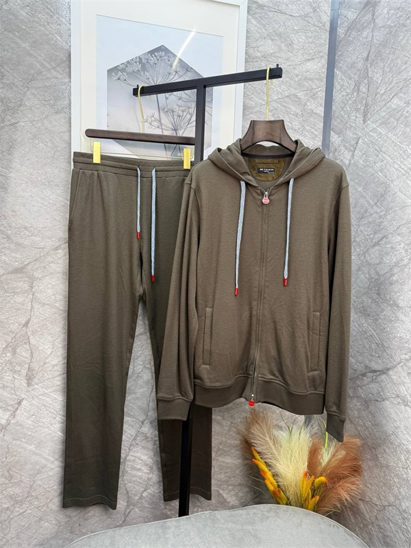 Костюм прогулочный KITON 161681