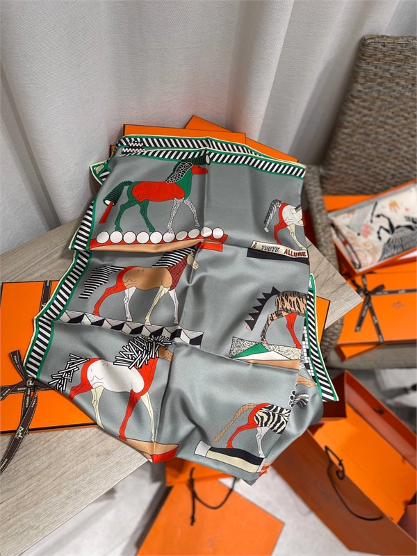 Платок HERMES 163996