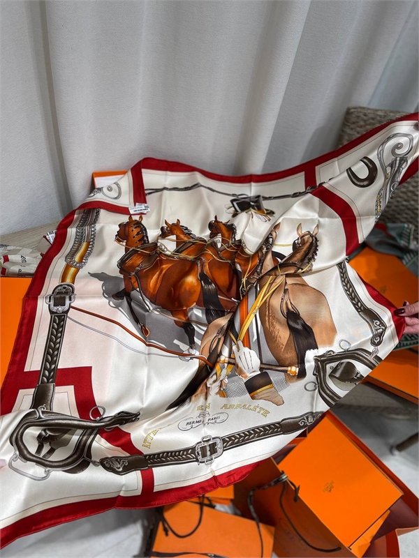 Платок HERMES 164001