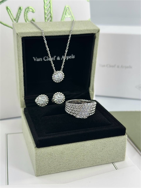 Кольцо Van Cleef 165663