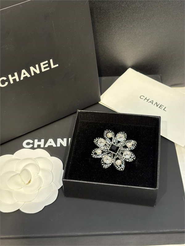 Брошь CHANEL 166249
