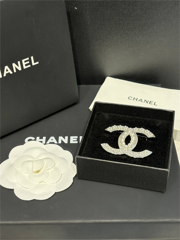 Брошь CHANEL 166252