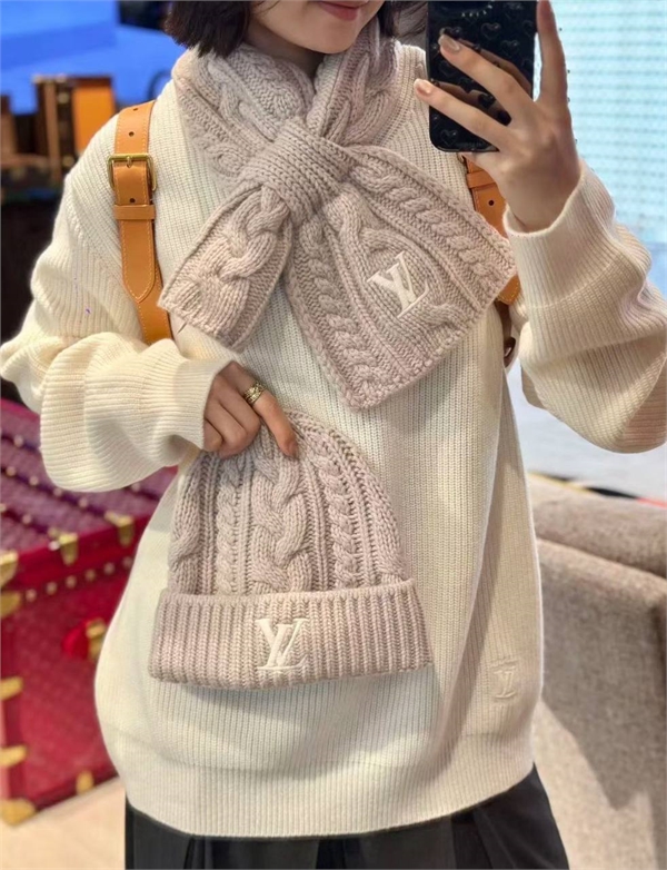 Шапка LOUIS VUITTON 166707