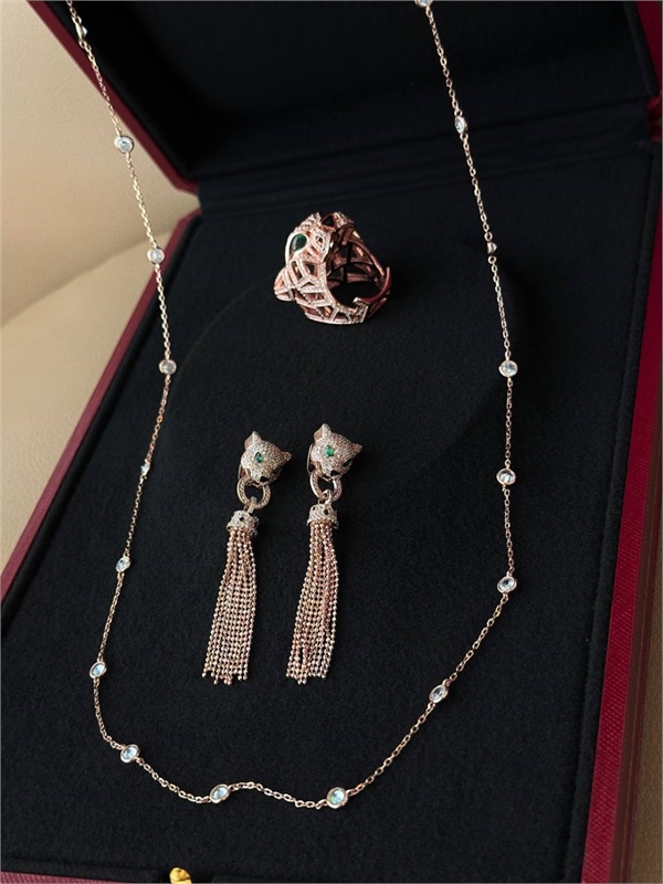 Серьги CARTIER 167380