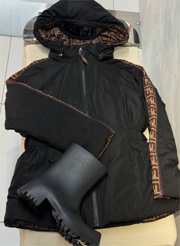 Пуховик FENDI 167404