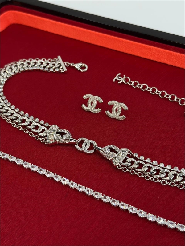 Серьги CHANEL 167584