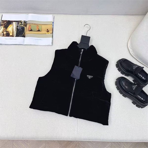 Жилетка PRADA 168418