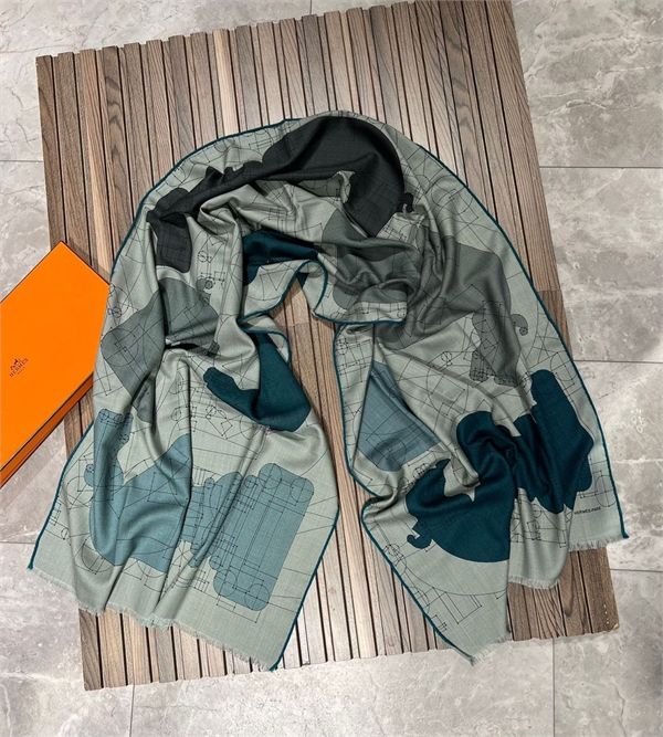 Платок HERMES 168575