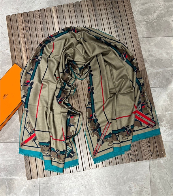 Платок HERMES 168579