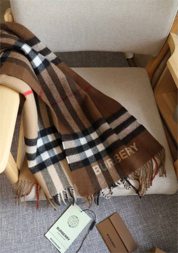 Шарф BURBERRY 100 % Кашемир 168681