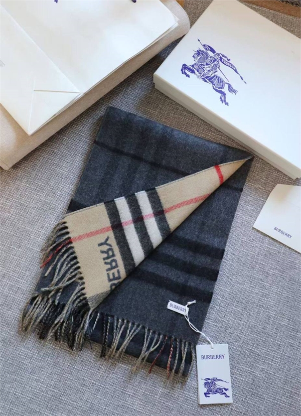 Шарф BURBERRY 100 % Кашемир 168682