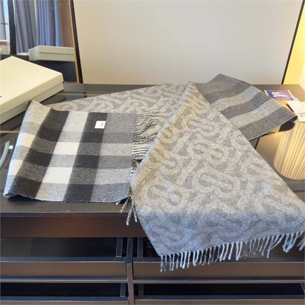 Шарф BURBERRY 100 % Кашемир 168684