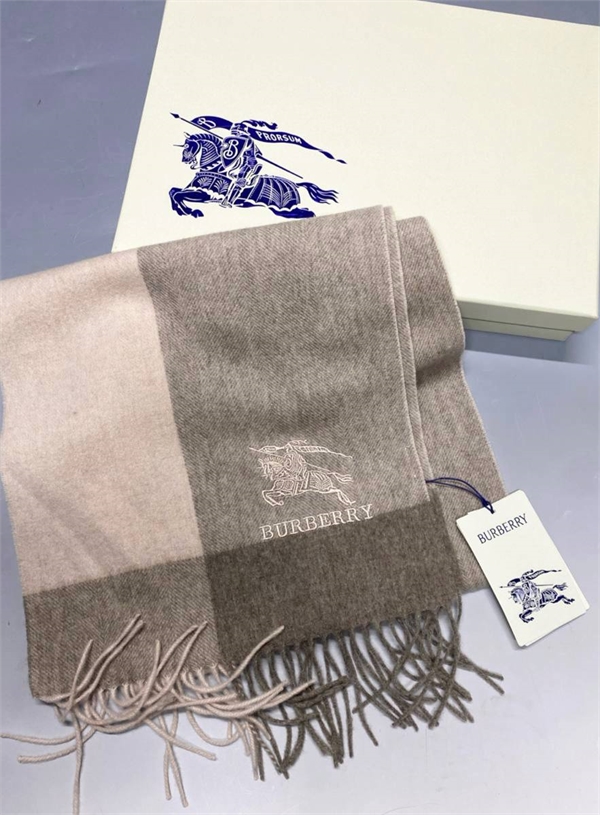Шарф BURBERRY 100 % Кашемир 168690