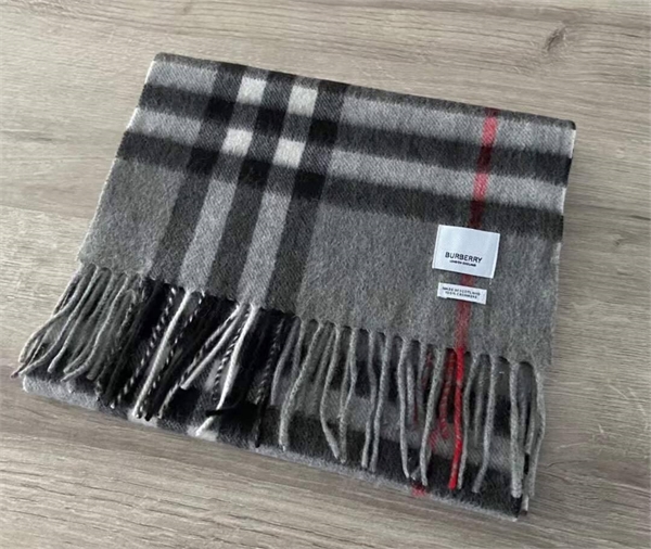 Шарф BURBERRY 100 % Кашемир 168693