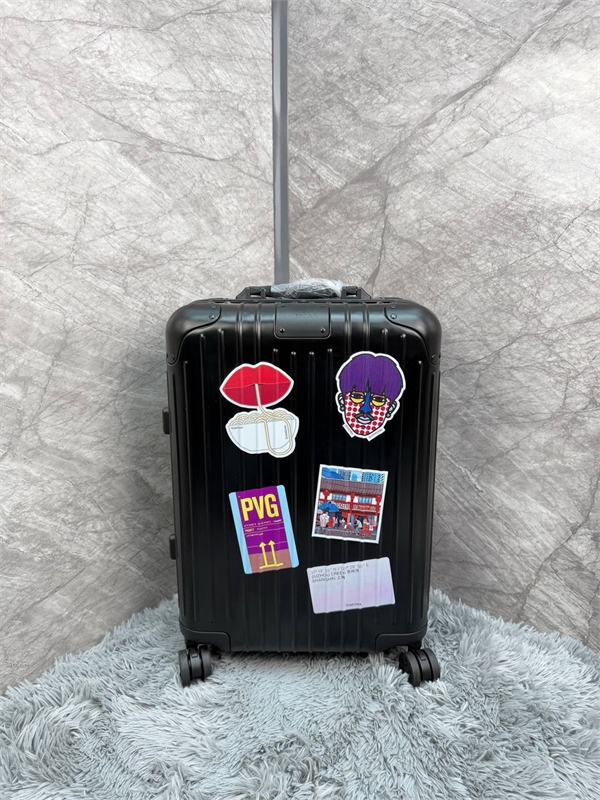 Чемодан RIMOWA 168756