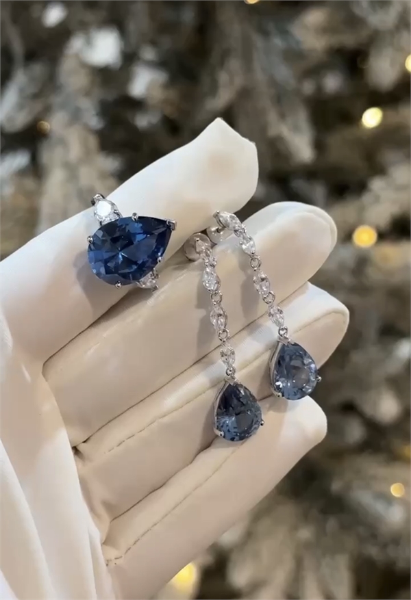 Серьги GRAFF Капля 168902