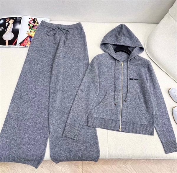 Костюм MIU MIU 168955