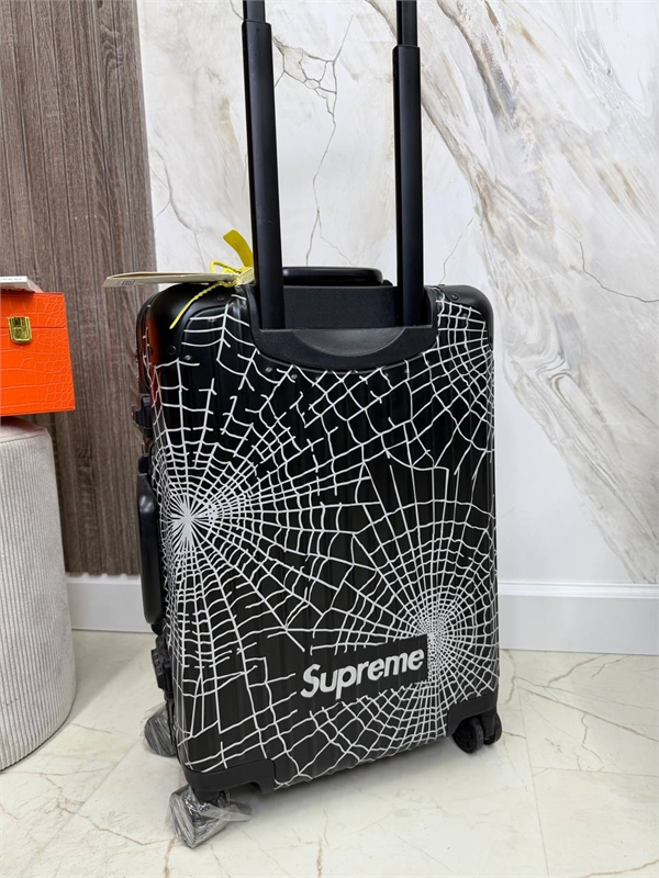 Чемодан RImowa ручная кладь 168995