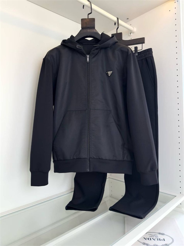 Спортивный костюм PRADA 169251