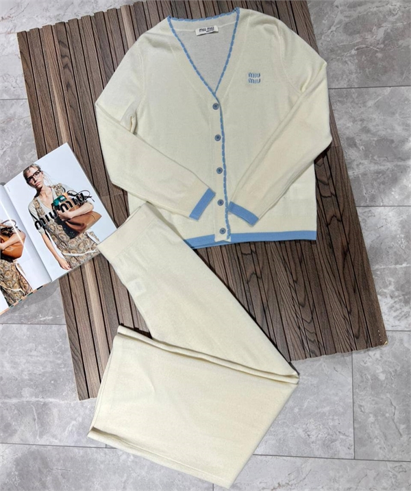 Костюм MIU MIU 169823