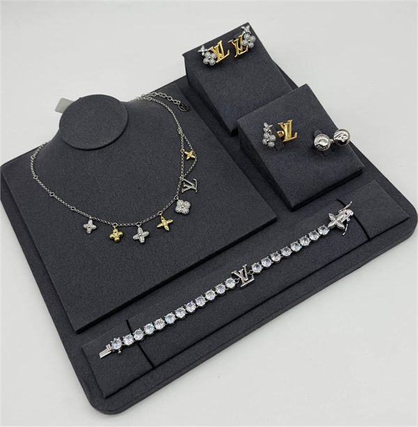 Кольцо LOUIS VUITTON 170217