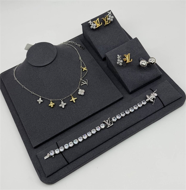 Серьги LOUIS VUITTON 170228