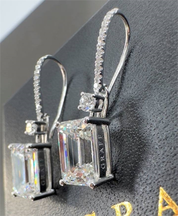 Бриллиантовые серьги GRAFF золото 750 170274