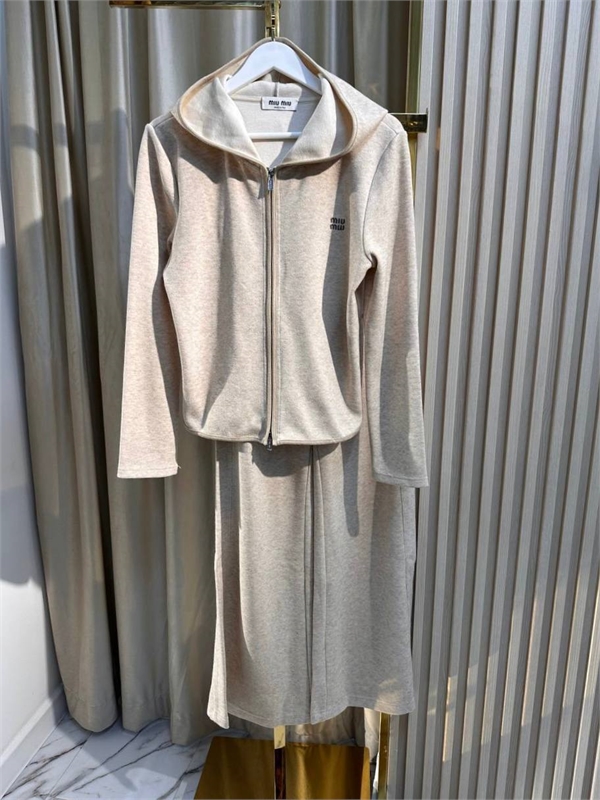 Костюм MIU MIU 170508