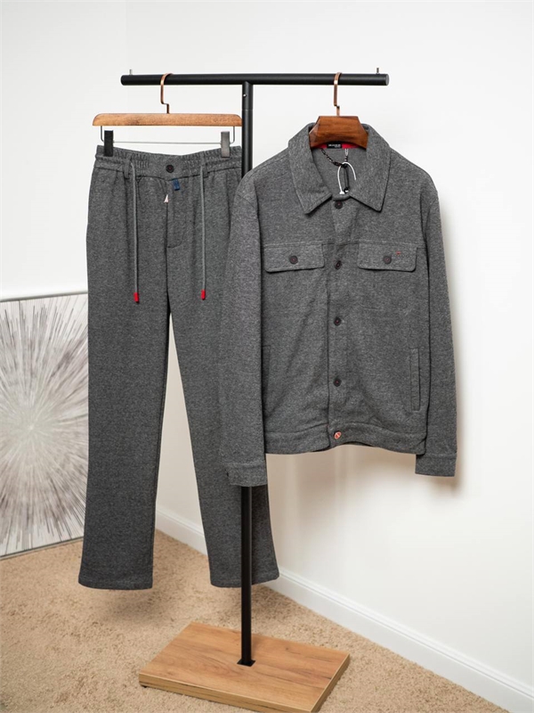 Прогулочный костюм KITON 170701