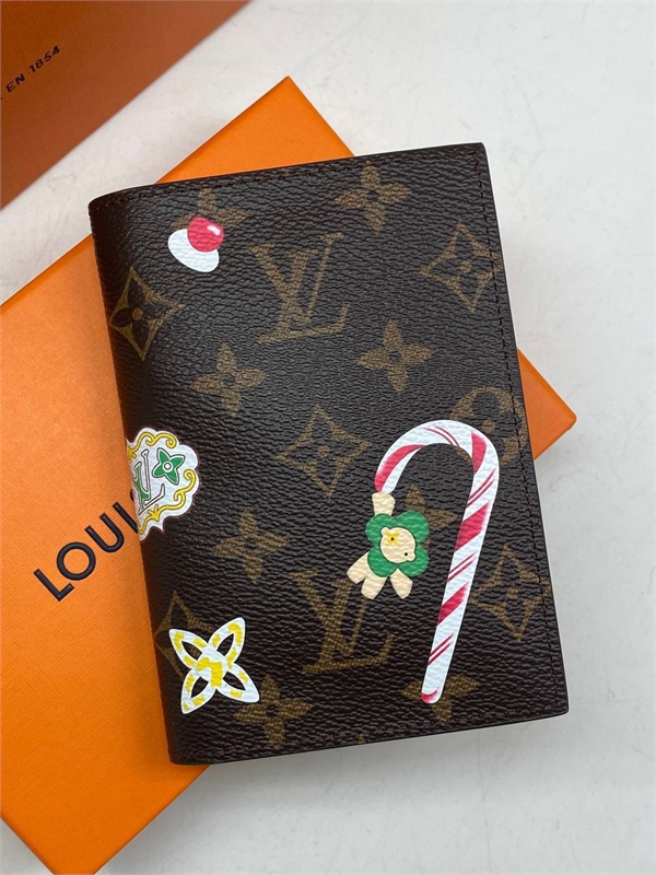 Обложка  LOUIS VUITTON 171699