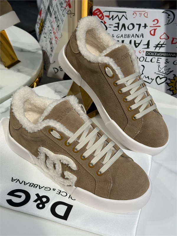 Кроссовки DG 172402