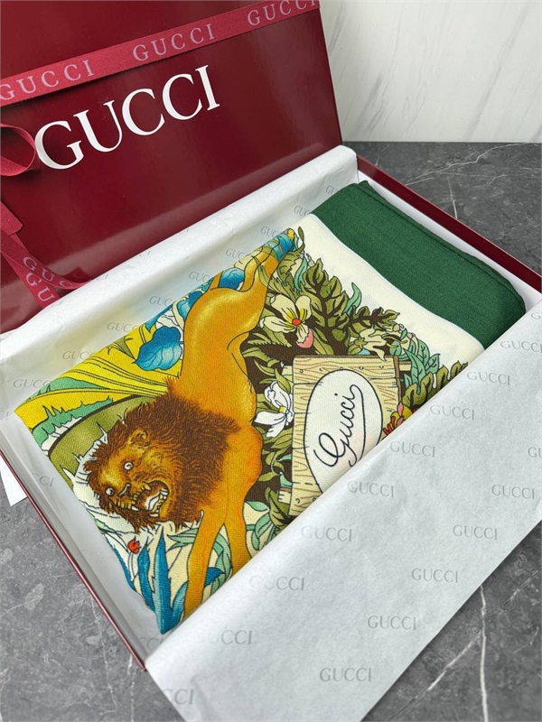 Платок GUCCI 173133
