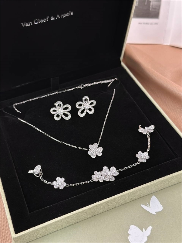 Кулон Van Cleef 174068