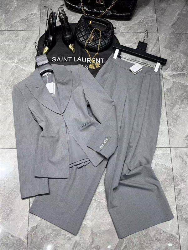 Костюм BRUNELLO CUCINELLI 174071