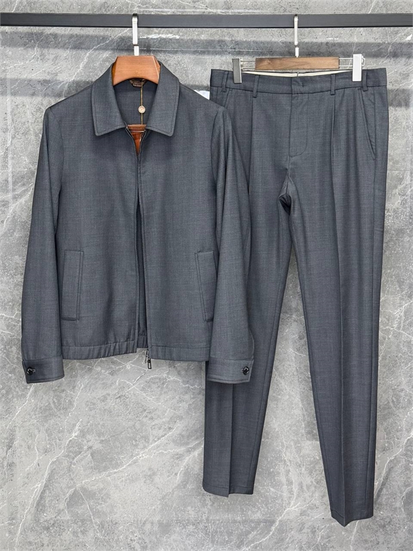 Прогулочный костюм LP 174890