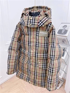 Пуховик Burberry 16562