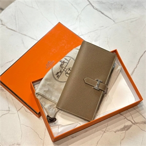 {{productViewItem.photos[photoViewList.activeNavIndex].Alt || productViewItem.photos[photoViewList.activeNavIndex].Description || 'Кошелек HERMES'}}