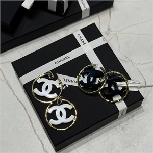 {{productViewItem.photos[photoViewList.activeNavIndex].Alt || productViewItem.photos[photoViewList.activeNavIndex].Description || 'Серьги CHANEL'}}